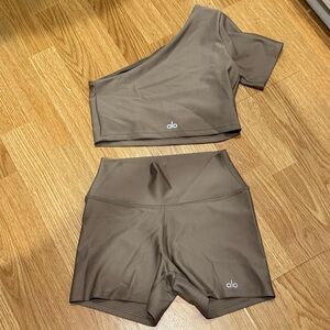 ALO Yoga Women's Gravel Matching Set! Shorts (S) and Top (M) both Sold Out.